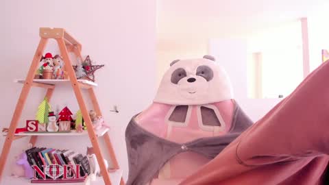 Sarah Ana Banana online show from January 2025 01:52:02 PM