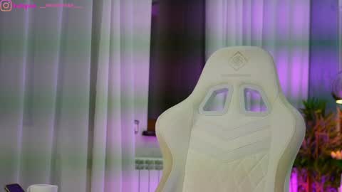 Dee online show from March 2026 03:41:02 PM