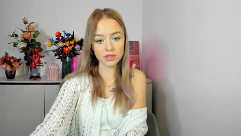 Cindy online show from November 2025 06:35:01 AM