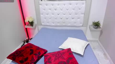 Perla online show from July 2026 01:14:02 PM