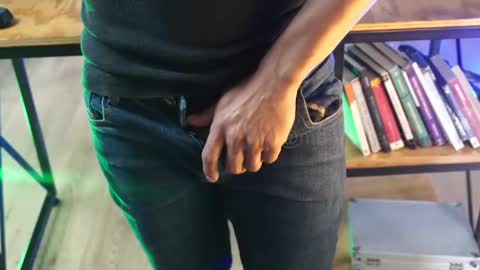 andres    online show from February 2025 05:21:02 PM