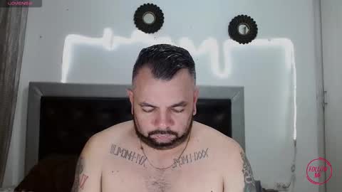 Snapshot of perverseveteranmanxxx chatting on October 2025 05:37:01 AM Carlos online show from October 2025 05:37:01 AM