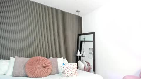 Lizza online show from September 2025 12:10:01 PM