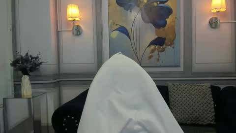 Mia online show from February 2026 10:09:02 AM