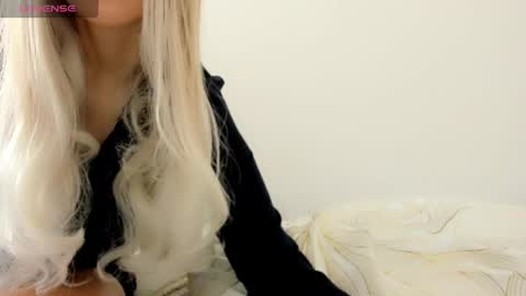 Isabella online show from May 2026 10:21:01 AM