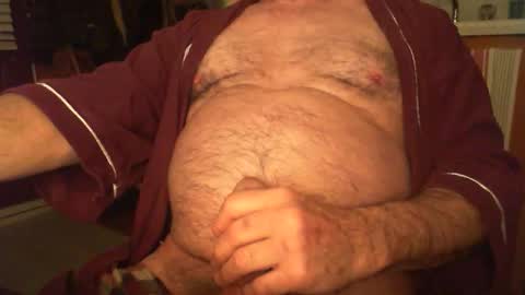 Snapshot of peterlast1958 chatting on December 2025 04:07:02 AM Peter online show from December 2025 04:07:02 AM