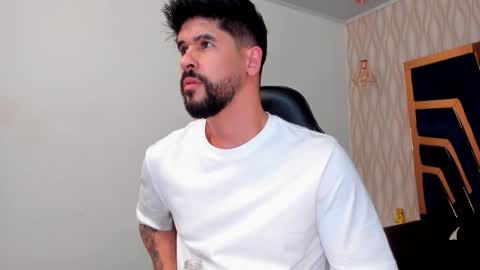 Snapshot of petesevans_1 chatting on February 2026 12:04:01 AM PETES EVANS new account online show from February 2026 12:04:01 AM