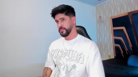 Snapshot of petesevans_1 chatting on February 2026 11:30:02 PM PETES EVANS new account online show from February 2026 11:30:02 PM