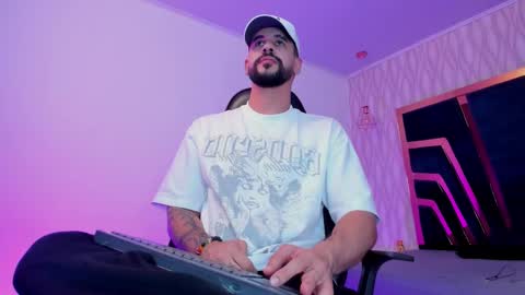 Snapshot of petesevans_1 chatting on February 2026 11:24:02 PM PETES EVANS new account online show from February 2026 11:24:02 PM