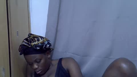 petite_melan online show from September 2025 11:43:01 PM