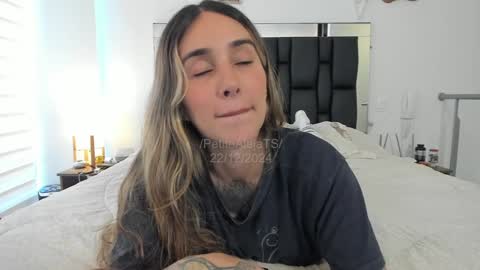 PetiteAlejaTs online show from December 2024 01:00:01 PM