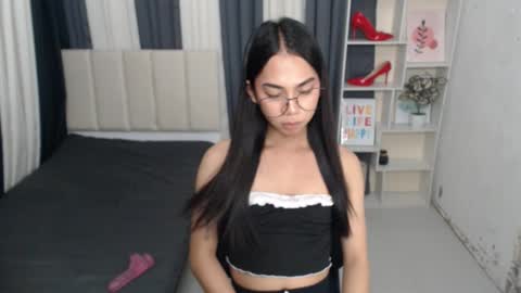 Snapshot of petiteasianyukie chatting on October 2025 06:49:01 AM Yukie online show from October 2025 06:49:01 AM