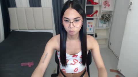 Snapshot of petiteasianyukie chatting on October 2025 06:58:02 AM Yukie online show from October 2025 06:58:02 AM