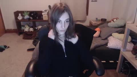 Snapshot of petitecut chatting on February 2025 04:44:02 AM caracal online show from February 2025 04:44:02 AM