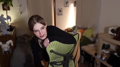 Snapshot of petitecut chatting on February 2025 02:47:02 AM caracal online show from February 2025 02:47:02 AM