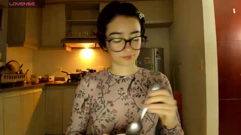 Snapshot of petitee_lunna chatting on February 2026 11:45:02 PM Lunna online show from February 2026 11:45:02 PM