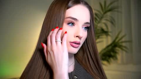 Petitegonwiild online show from October 2025 10:22:01 PM