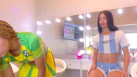 Snapshot of petitestrawberry18 chatting on February 2026 09:02:01 PM Tip us ask our names online show from February 2026 09:02:01 PM