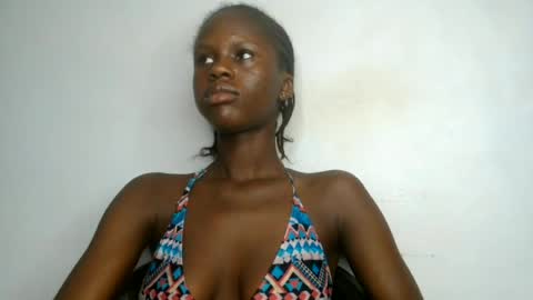 Snapshot of petitgirl88 chatting on July 2026 06:39:02 AM petitgirl88 online show from July 2026 06:39:02 AM