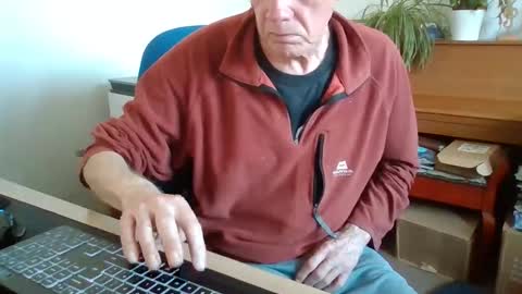 petitwilly online show from May 2026 04:36:02 PM