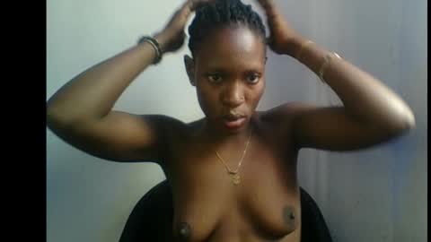 Snapshot of pettie_queen chatting on October 2025 09:55:02 AM beauty online show from October 2025 09:55:02 AM