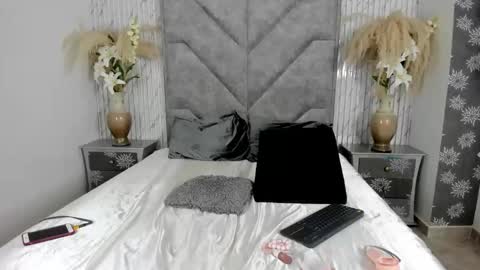 Peyton online show from May 2026 07:00:02 PM