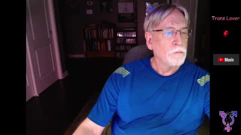 Snapshot of pghk2000 chatting on February 2025 08:18:02 AM George online show from February 2025 08:18:02 AM