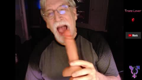 Snapshot of pghk2000 chatting on October 2025 01:58:02 AM George online show from October 2025 01:58:02 AM