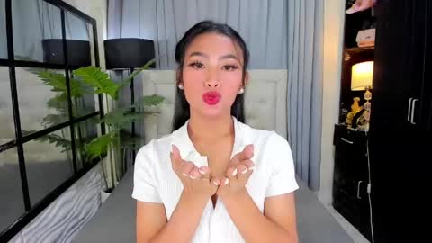 Snapshot of phenomenal_ivy chatting on May 2026 12:00:01 PM phenomenal_ivy online show from May 2026 12:00:01 PM