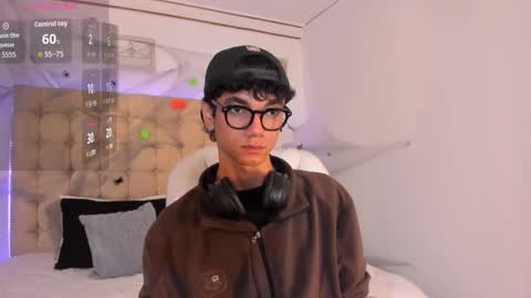 Phillip online show from October 2025 12:00:02 AM