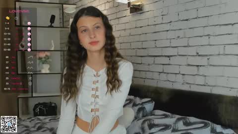 Emilia online show from February 2025 06:23:02 PM