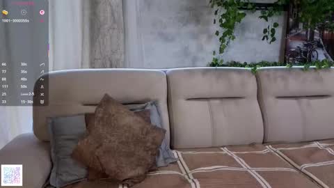 Emilia online show from September 2025 06:26:02 AM