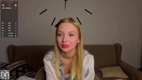 Emilia online show from September 2025 06:23:02 PM