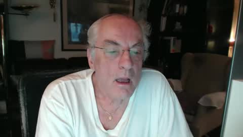 Snapshot of philoumis2 chatting on December 2024 04:32:01 PM Philippe online show from December 2024 04:32:01 PM