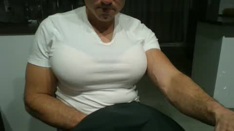 philouuuuu online show from February 2026 02:40:02 AM