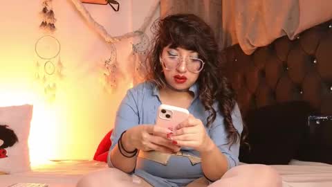  PIA FISHER  online show from January 2026 02:04:02 AM