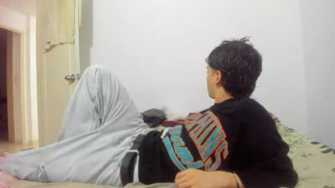 picaszomilos350 online show from May 2026 03:02:01 AM