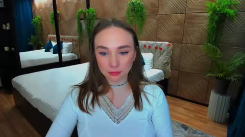 Emelie online show from March 2026 04:33:01 PM