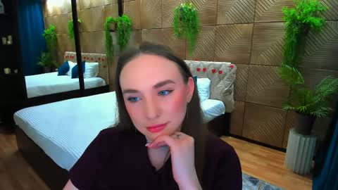 Emelie online show from March 2026 04:23:01 PM