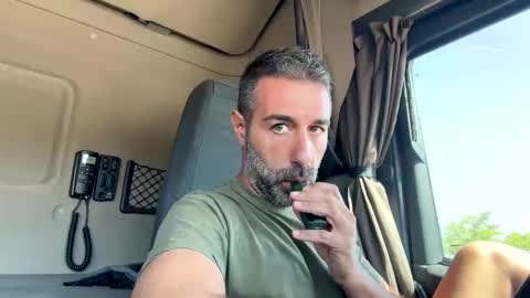 Snapshot of pierotu chatting on September 2025 09:10:02 AM pierotu online show from September 2025 09:10:02 AM