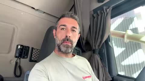 Snapshot of pierotu chatting on November 2025 12:37:02 PM pierotu online show from November 2025 12:37:02 PM