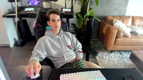 Snapshot of pierrefitch chatting on March 2025 10:02:02 PM Pierre Fitch online show from March 2025 10:02:02 PM