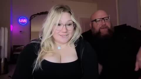 Snapshot of piggyrose chatting on March 2026 02:00:01 AM Piggy Rose online show from March 2026 02:00:01 AM