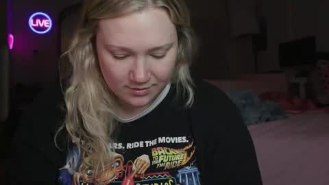 Snapshot of piggyrose chatting on April 2026 12:44:02 AM Piggy Rose online show from April 2026 12:44:02 AM