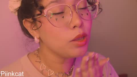 Snapshot of piinkcat chatting on February 2025 06:35:01 AM Emi online show from February 2025 06:35:01 AM