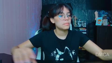 Snapshot of piixiie_d_oll chatting on October 2025 02:45:01 AM Andrea G online show from October 2025 02:45:01 AM