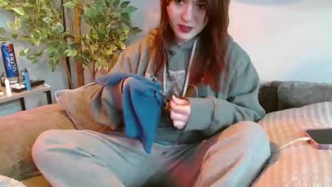 PilloGoddess online show from November 2025 04:14:02 AM