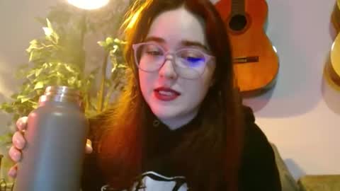 PilloGoddess online show from November 2025 06:01:01 AM