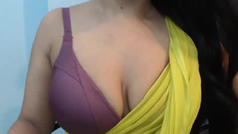 Sayra online show from June 2026 06:54:02 PM