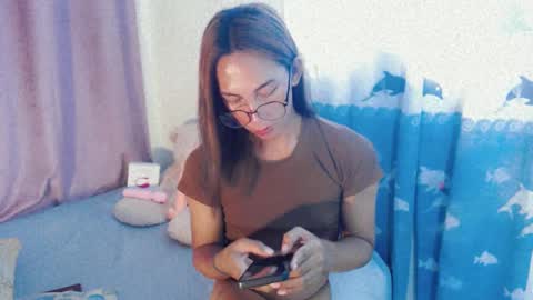 Snapshot of pinay_lucy chatting on February 2025 03:44:02 AM lucyLove online show from February 2025 03:44:02 AM